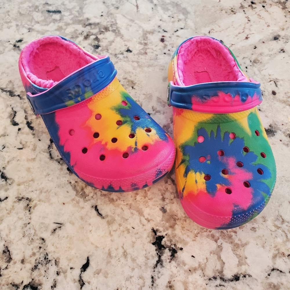 Girls fuzzy croc